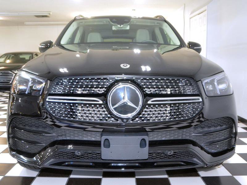 Used 2020 Mercedes-Benz GLE 450 4MATIC w/ AMG Line Exterior image 4