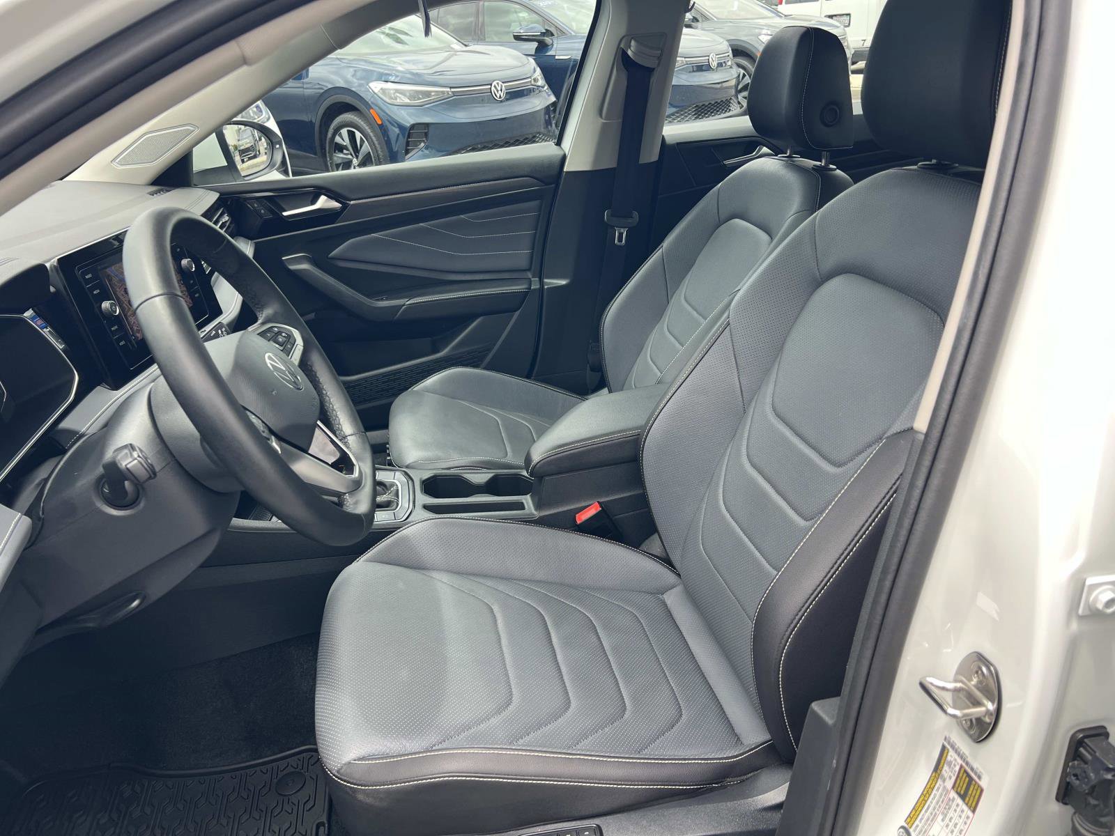 Certified 2025 Volkswagen Jetta SEL FWD image 19