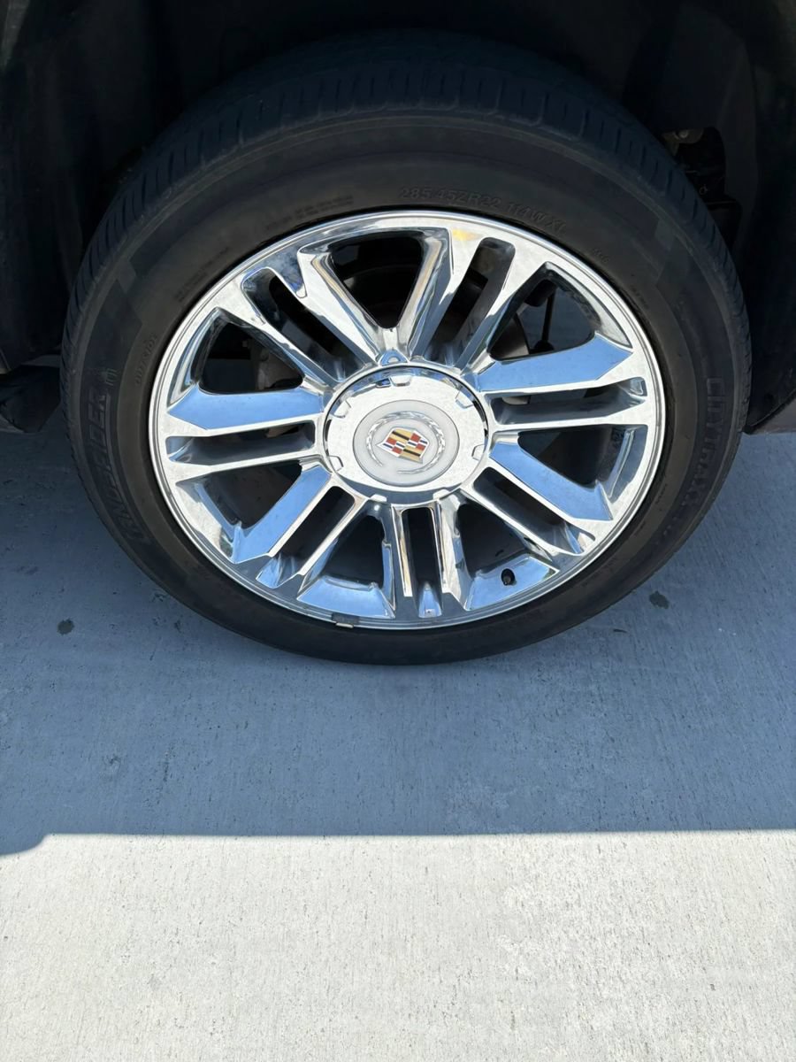 Used 2014 Cadillac Escalade Platinum RWD image 7
