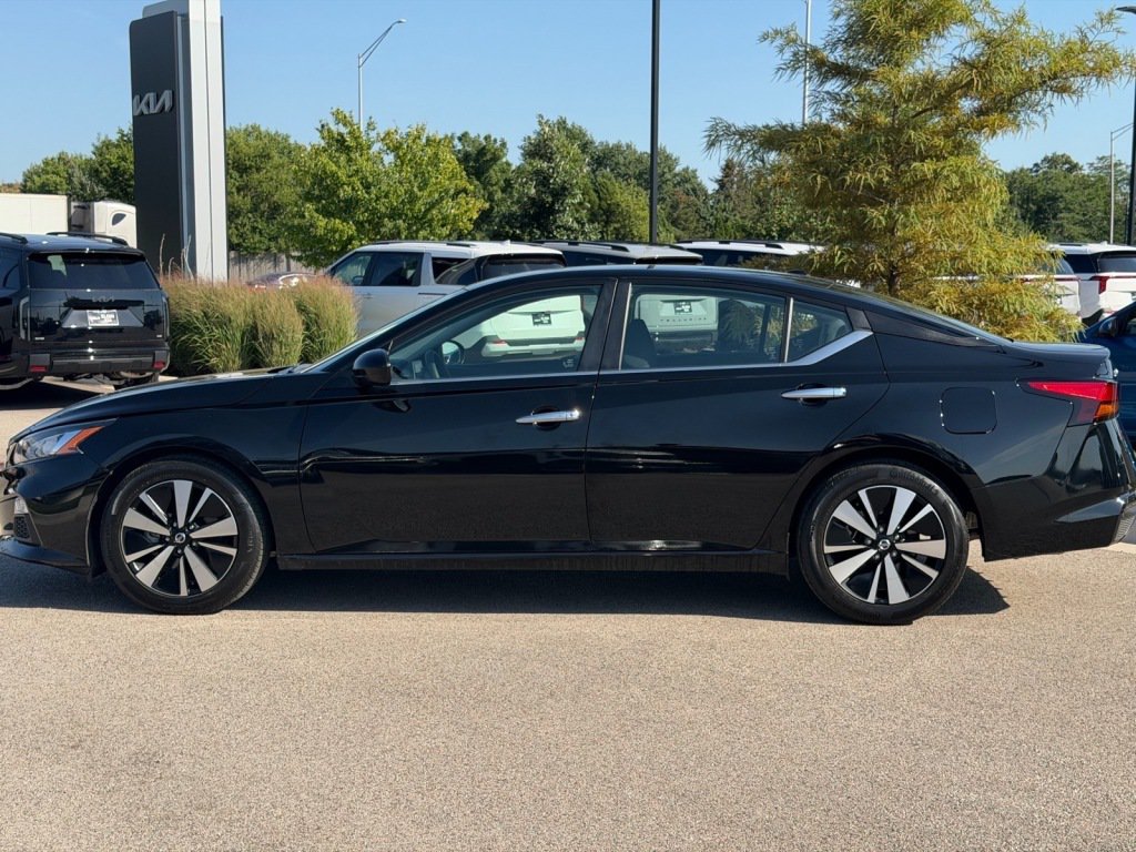 Used 2021 Nissan Altima 2.5 SV FWD image 3