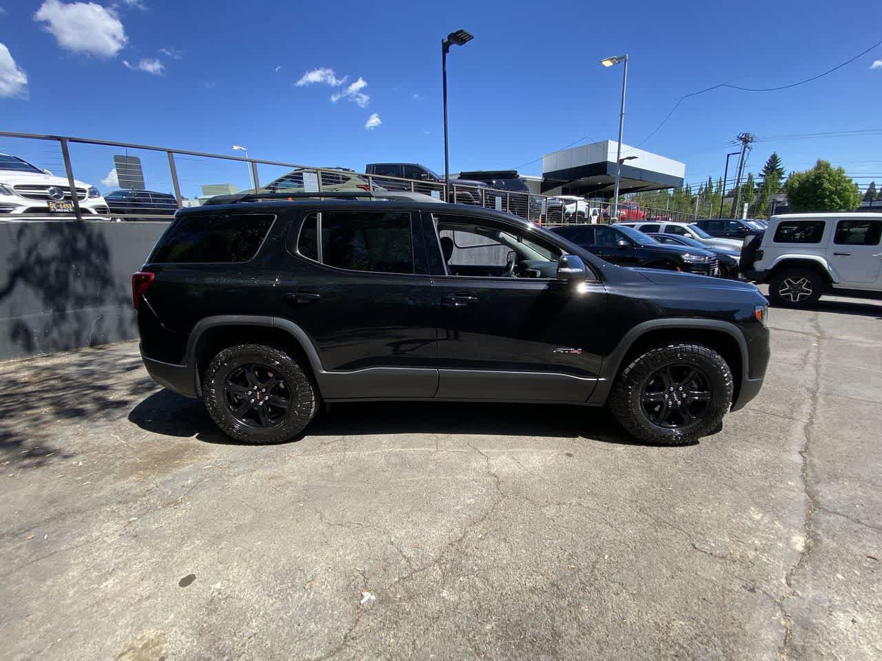 Used 2022 GMC Acadia AT4 w/ Preferred Package AWD/4WD image 7