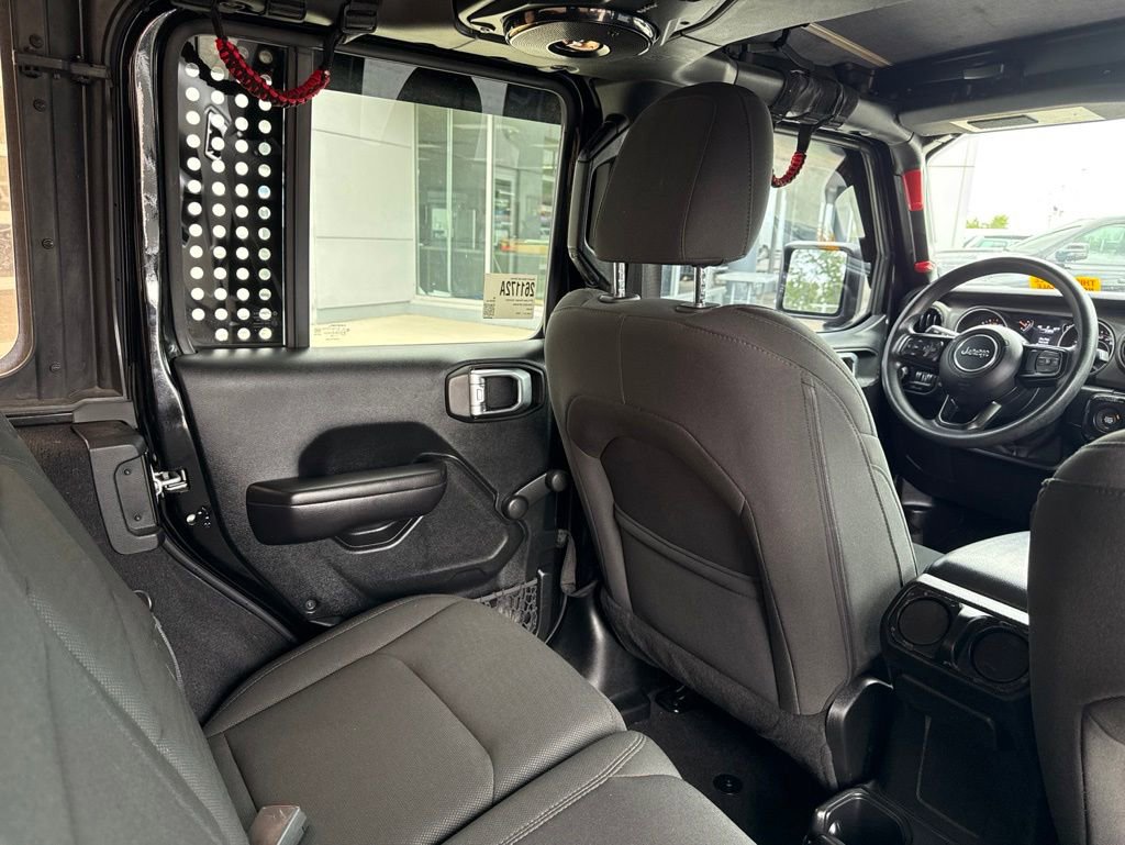 Used 2018 Jeep Wrangler Unlimited Sport AWD/4WD image 45