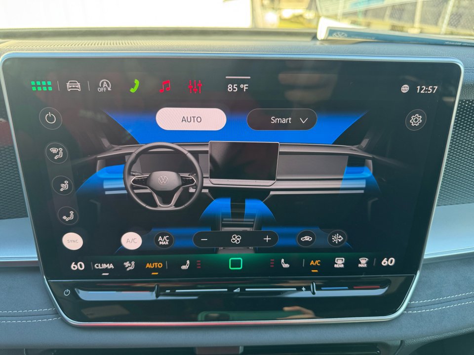 New 2026 Volkswagen Tiguan SE R-Line image 18