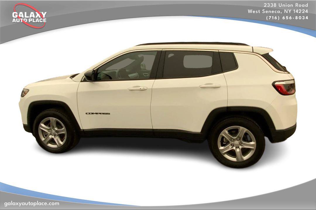 Used 2024 Jeep Compass Latitude AWD/4WD image 8