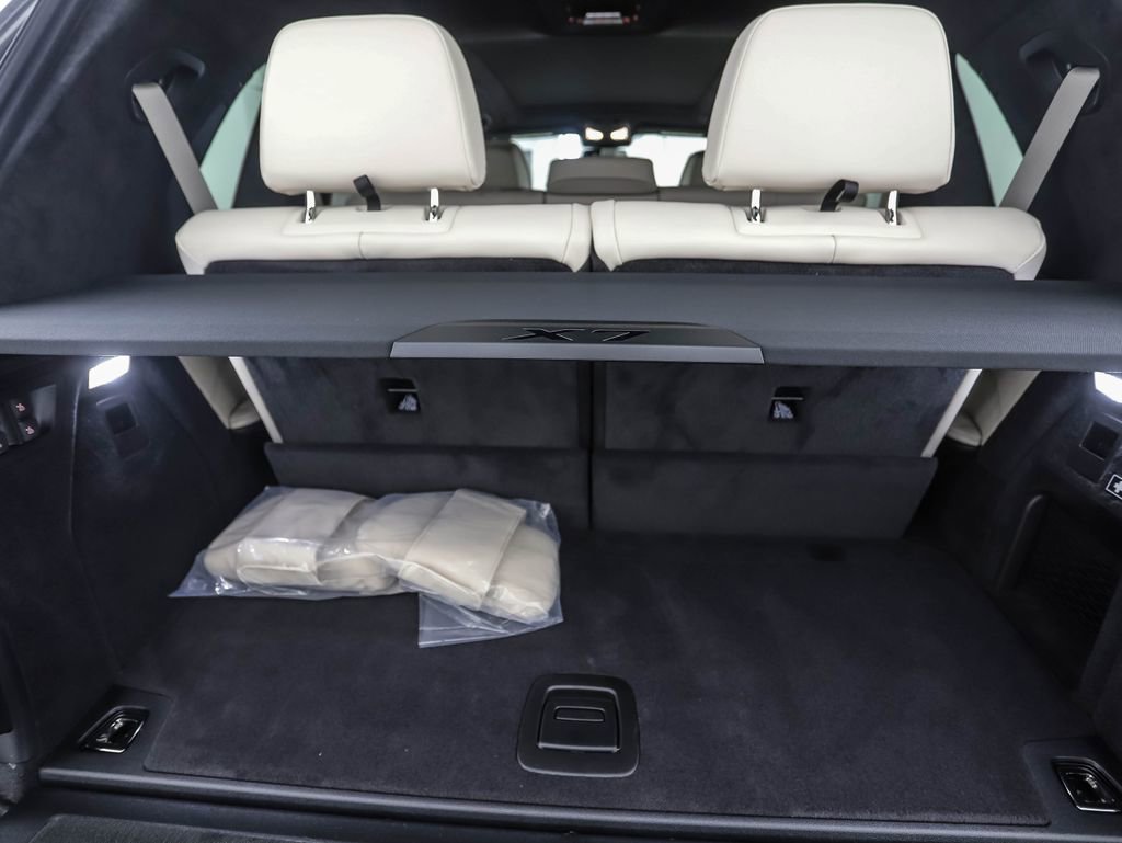 Used 2026 BMW X7 xDrive40i w/ M Sport Package image 24