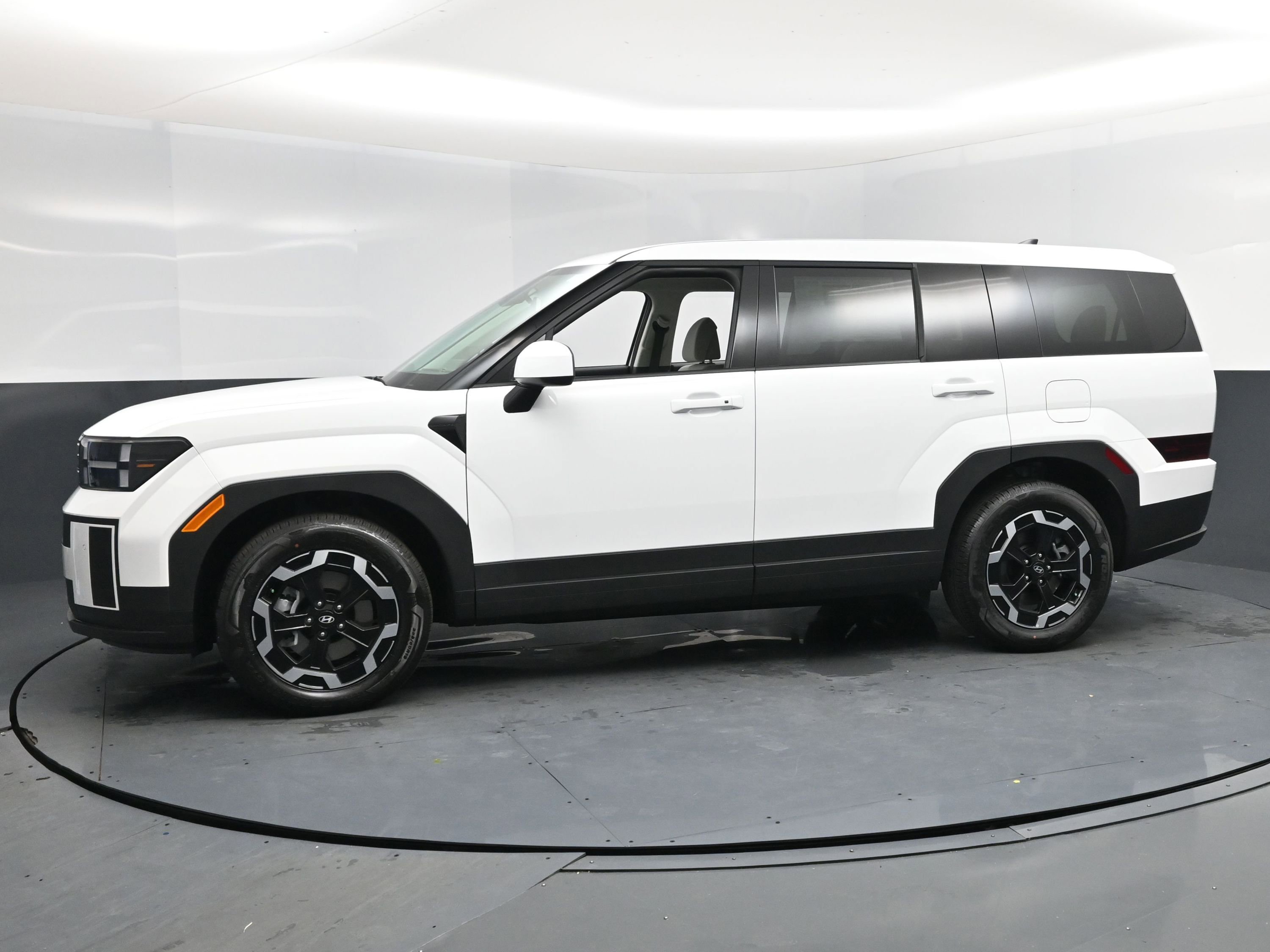 New 2026 Hyundai Santa Fe SE image 3