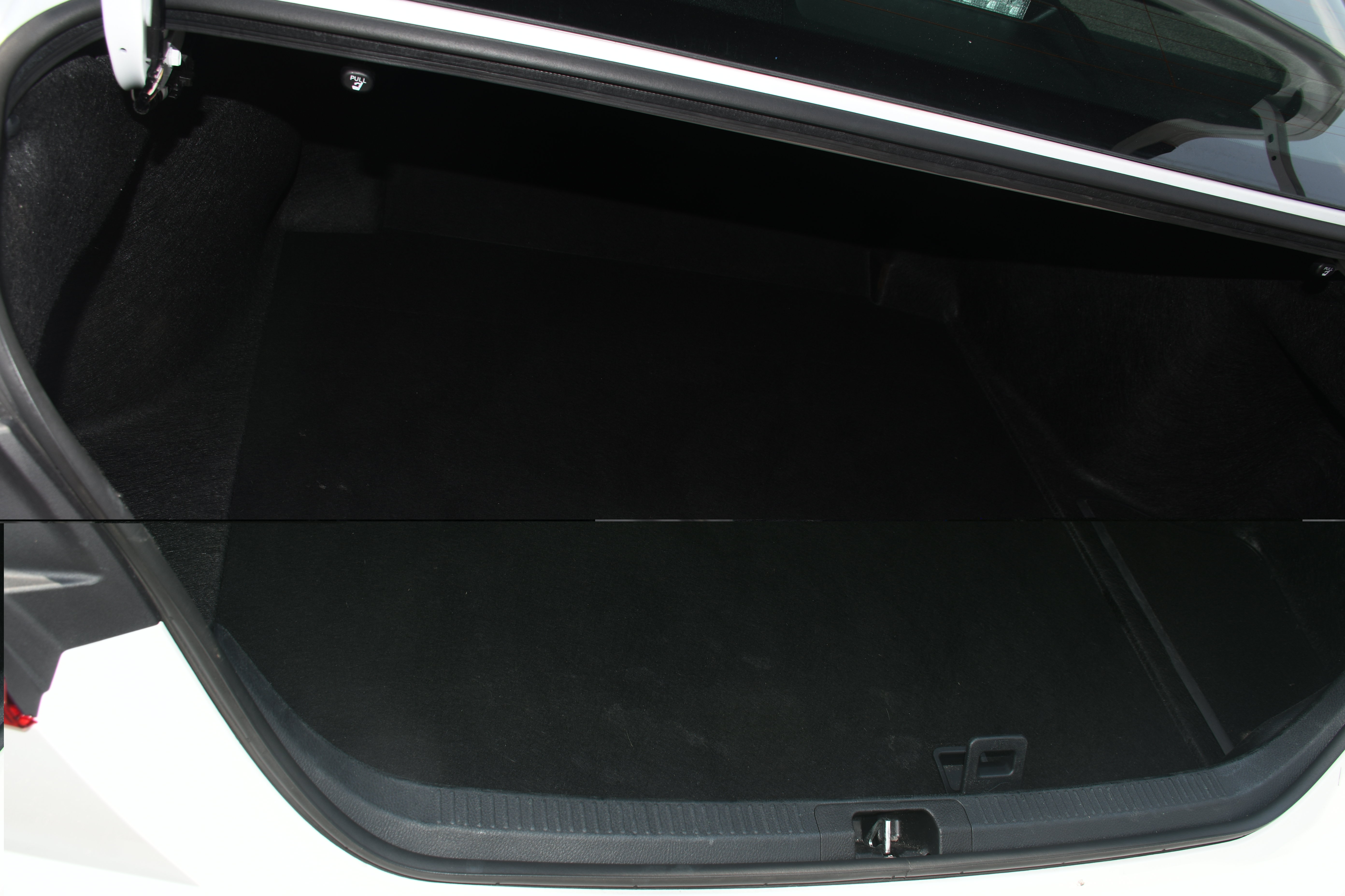 Used 2025 Toyota Camry SE FWD image 16