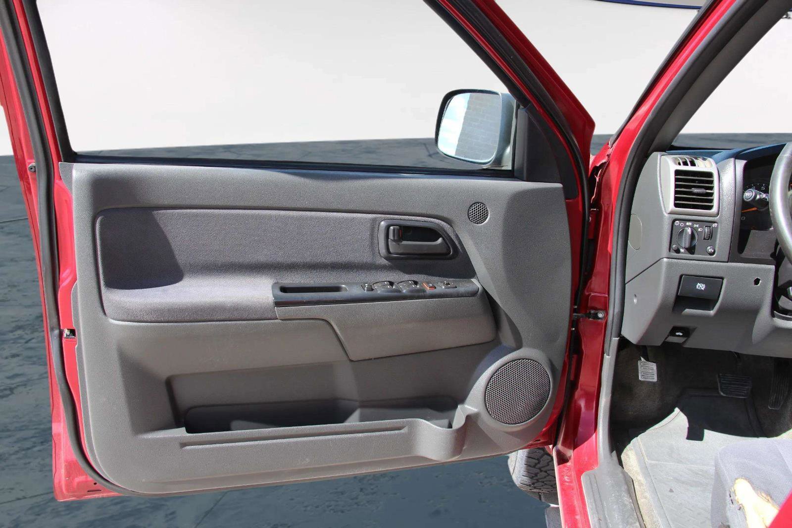 Used 2006 GMC Canyon SLE image 11