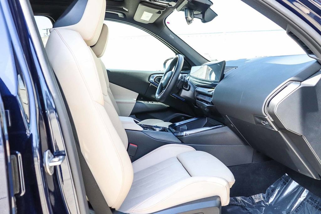 Used 2025 BMW X3 xDrive30i w/ Premium Package image 17