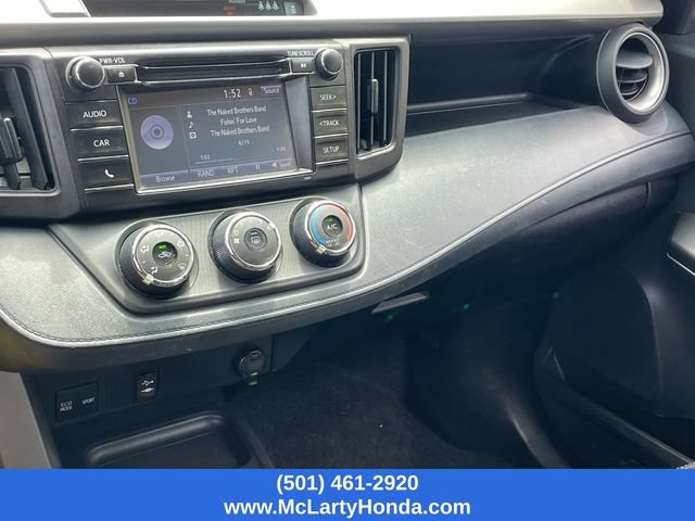 Used 2018 Toyota RAV4 LE FWD image 25
