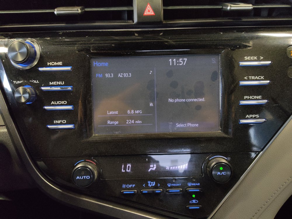 Used 2018 Toyota Camry SE FWD image 25