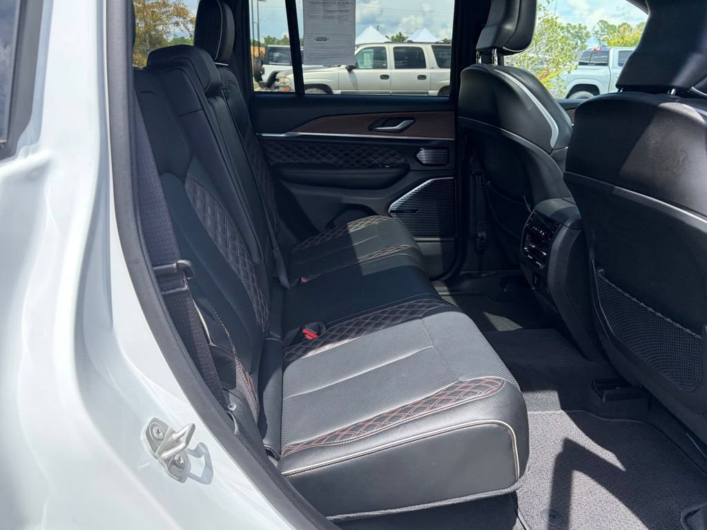 Used 2024 Jeep Grand Cherokee Summit AWD/4WD image 46