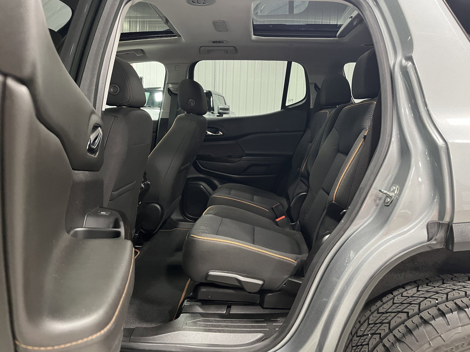 Used 2023 GMC Acadia AT4 w/ Trailering Package AWD/4WD image 9