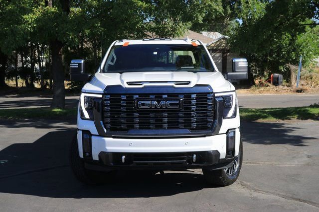 Used 2024 GMC Sierra 2500 Denali Ultimate image 2