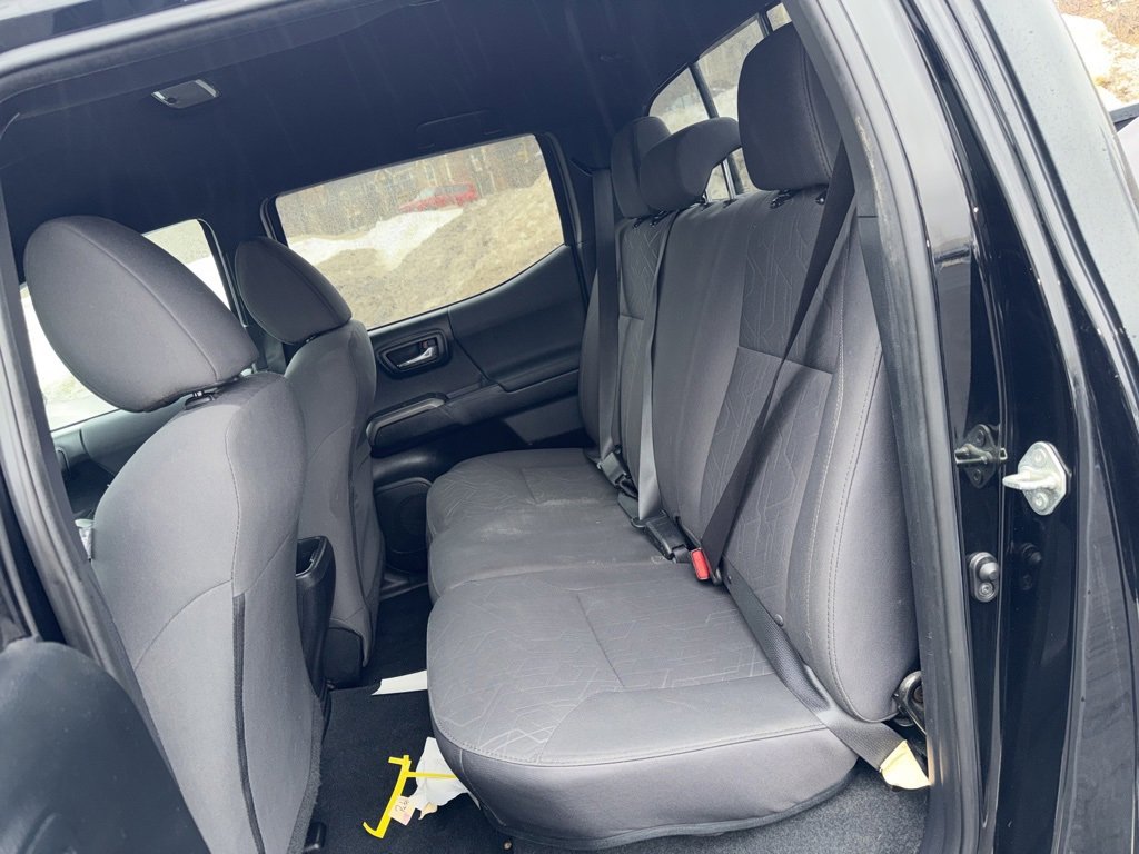 Used 2017 Toyota Tacoma TRD Sport image 10