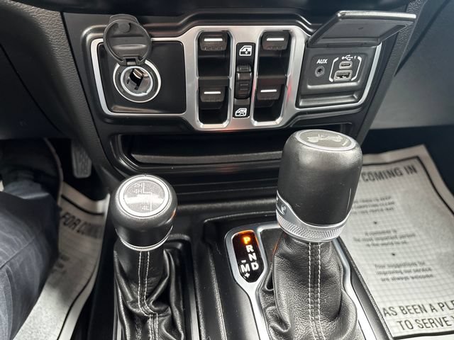Used 2022 Jeep Wrangler Unlimited Sahara w/ LED Lighting Group AWD/4WD image 13