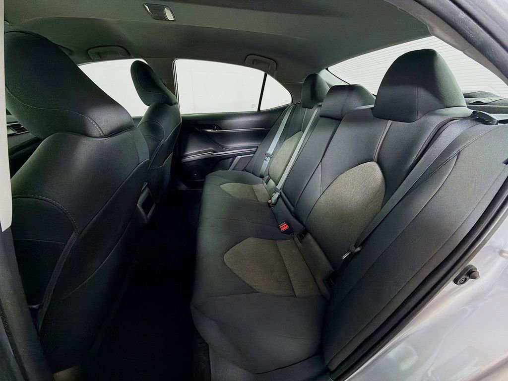 Used 2022 Toyota Camry LE image 21