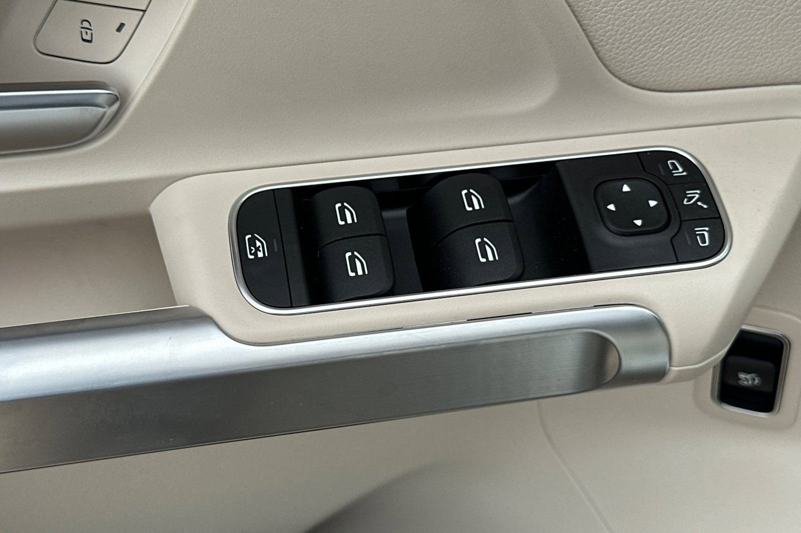 New 2026 Mercedes-Benz GLB 250 image 22