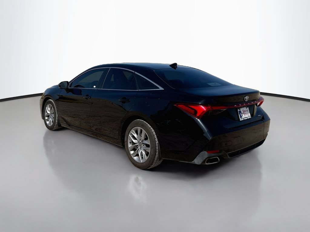 Used 2022 Toyota Avalon XLE FWD image 5