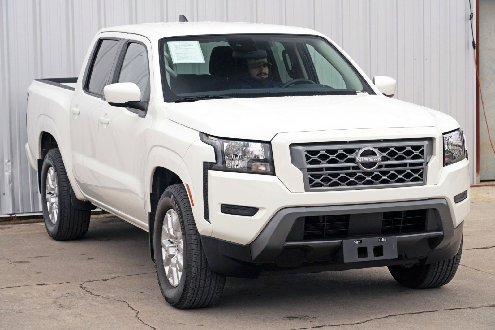 Used 2022 Nissan Frontier SV image 45