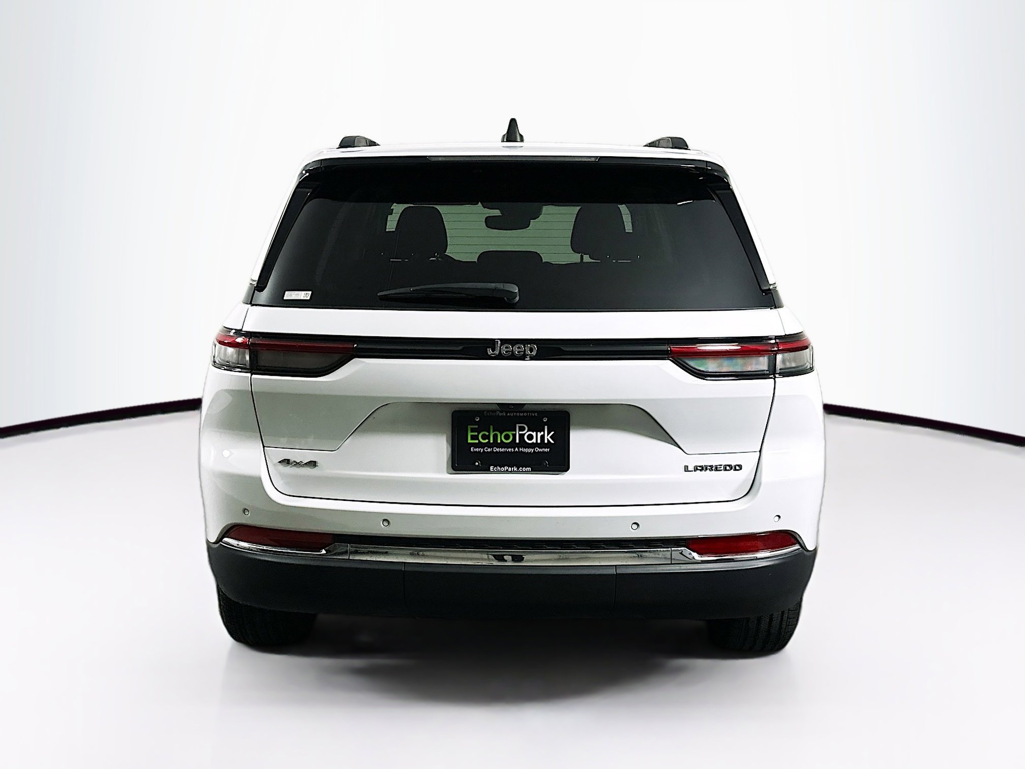 Used 2023 Jeep Grand Cherokee Laredo w/ Trailer Tow Prep Group (B) AWD/4WD image 7