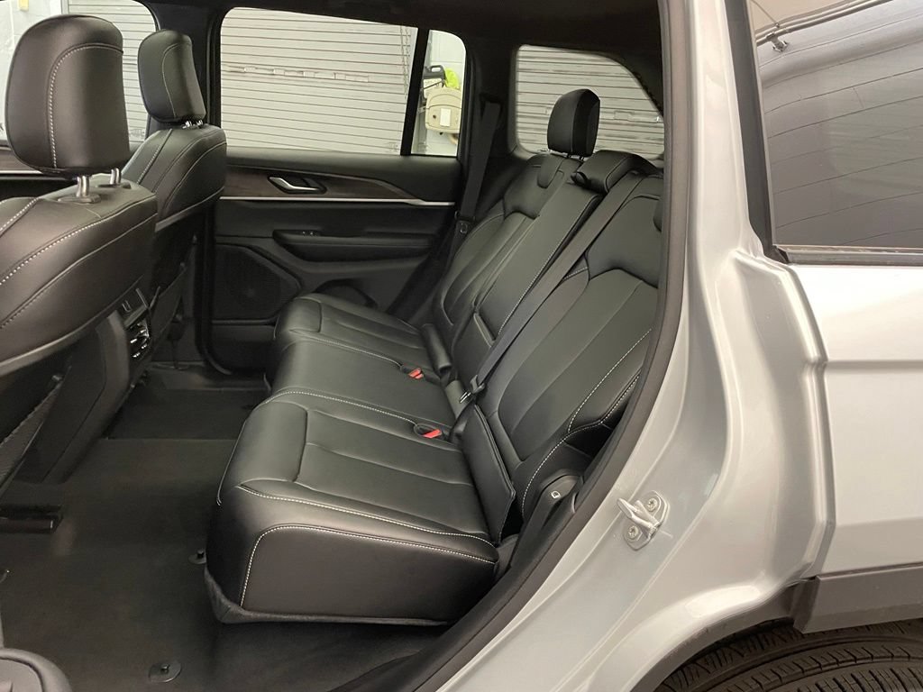 New 2025 Jeep Grand Cherokee Limited AWD/4WD image 18