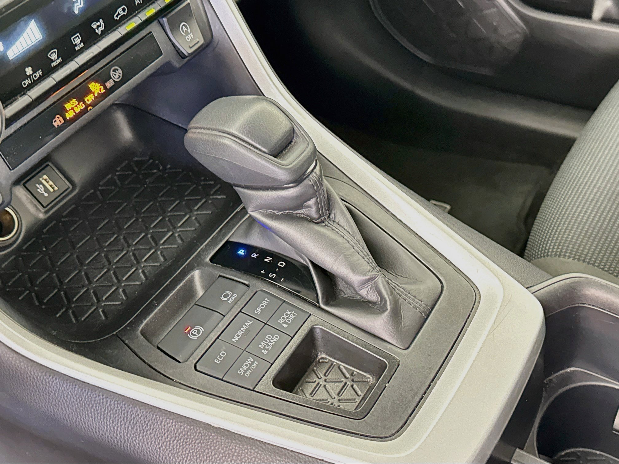 Certified 2025 Toyota RAV4 LE AWD/4WD image 16