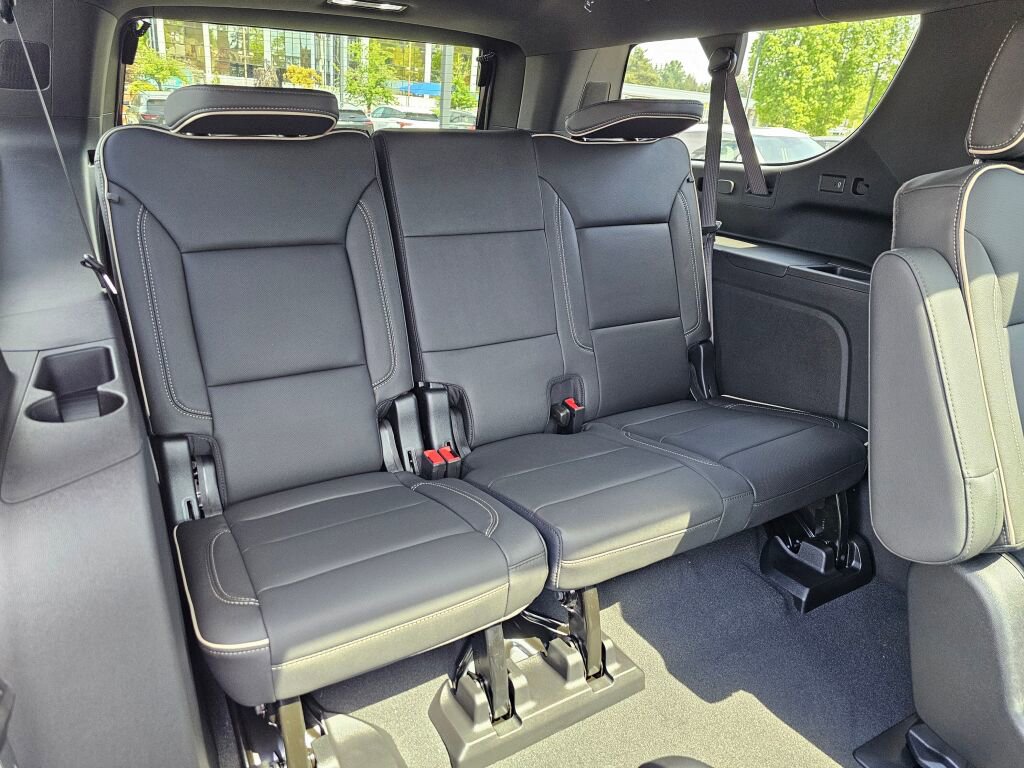 New 2026 Chevrolet Suburban Premier w/ Sun And Tow Package AWD/4WD image 30