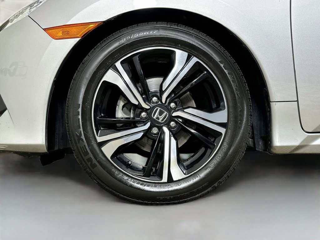 Used 2018 Honda Civic Touring image 39