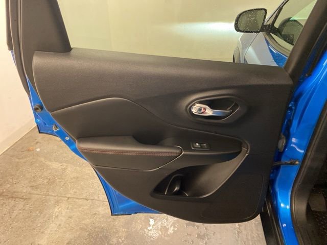 Used 2022 Jeep Cherokee Trailhawk image 20