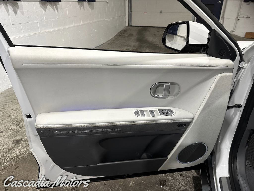 Used 2022 Hyundai Ioniq 5 Limited image 21