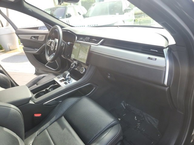 Used 2025 Jaguar F-PACE R-Dynamic S image 23