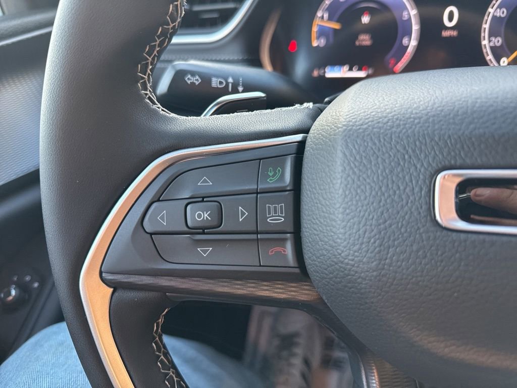 New 2025 Jeep Grand Cherokee L Laredo image 54