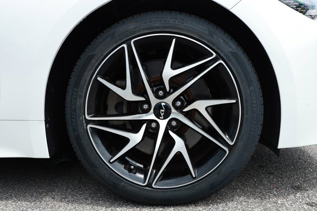 Used 2022 Kia Stinger GT-Line w/ Sun & Sound Package RWD image 5