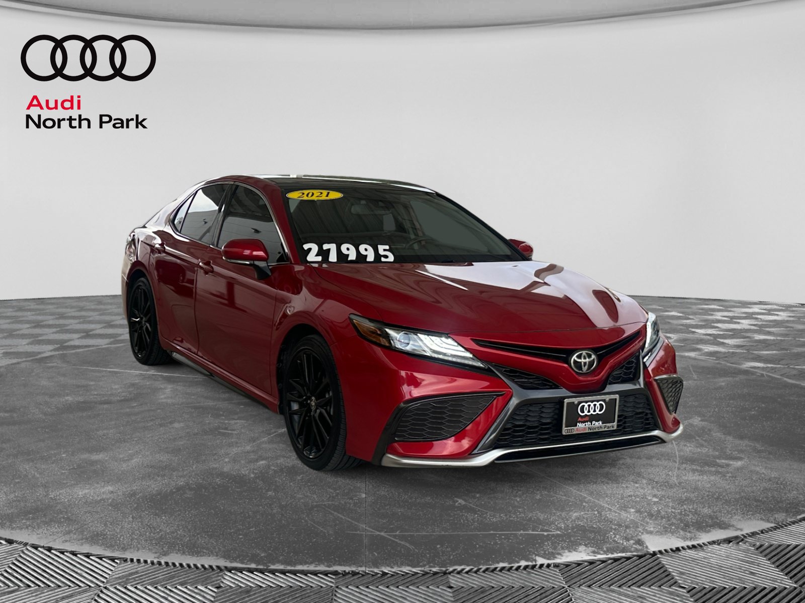 Used 2021 Toyota Camry XSE FWD image 7