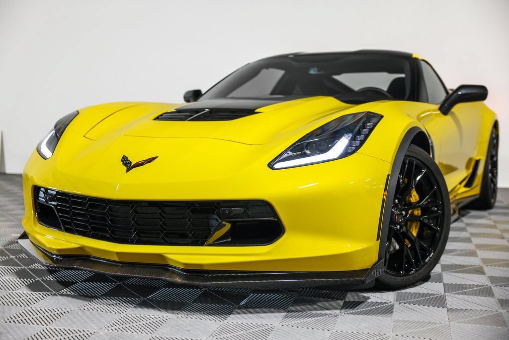 Used 2017 Chevrolet Corvette Z06 RWD image 11