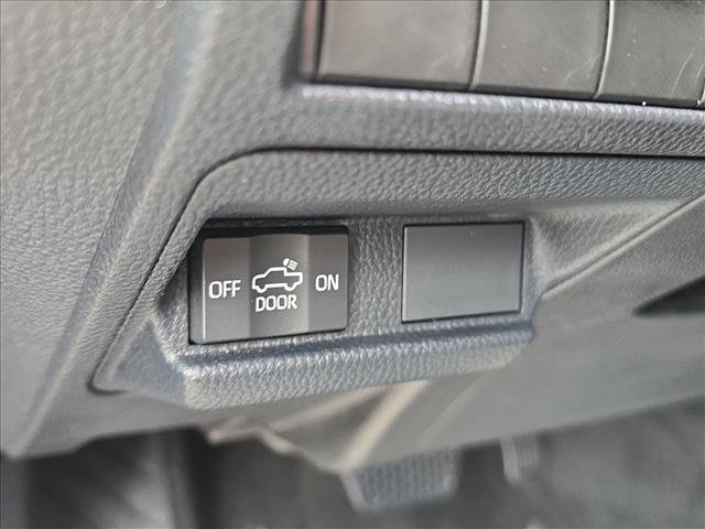 Used 2024 Toyota Tacoma TRD Off-Road AWD/4WD image 10