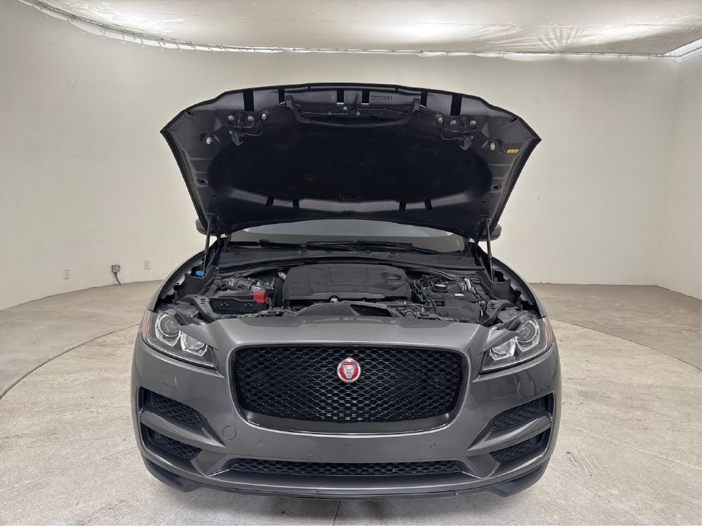 Used 2018 Jaguar F-PACE Premium AWD/4WD image 17