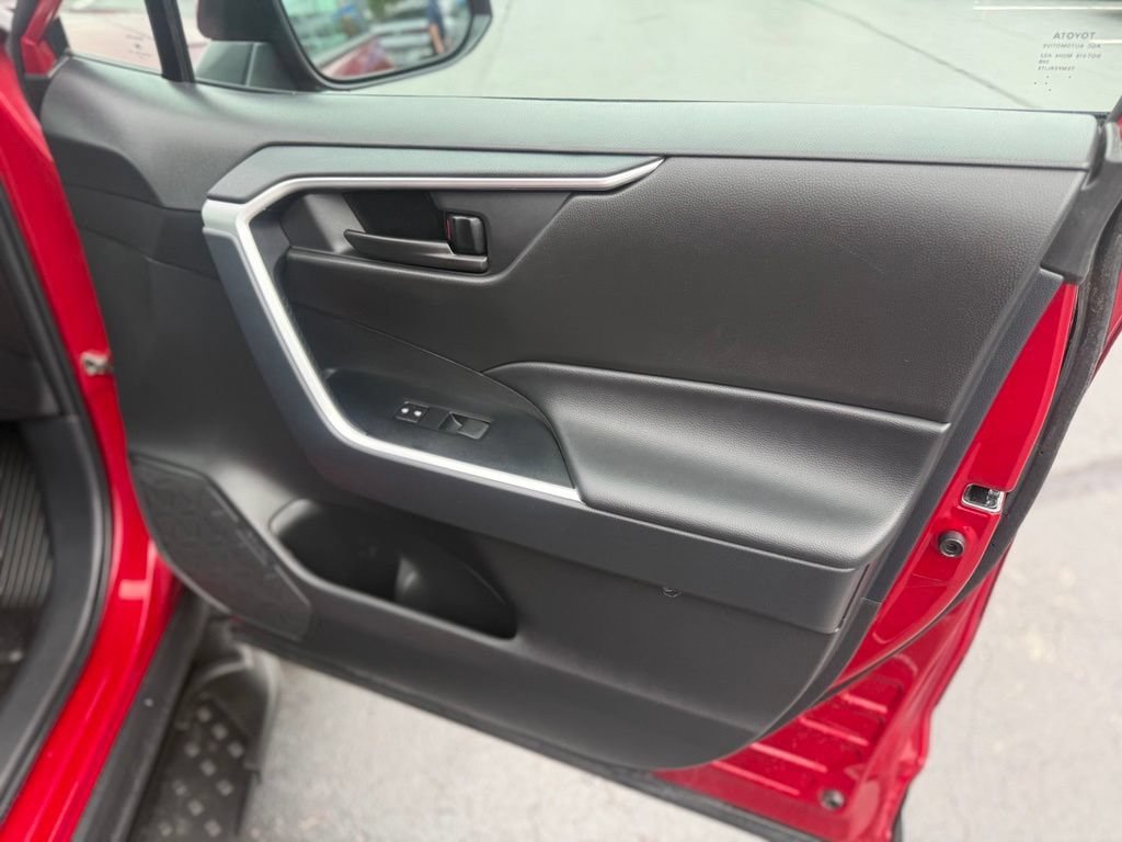 Certified 2025 Toyota RAV4 LE AWD/4WD image 22