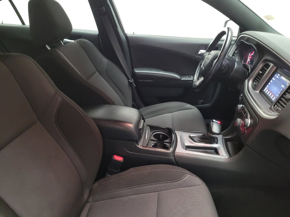 Used 2022 Dodge Charger SXT w/ Blacktop Package image 21