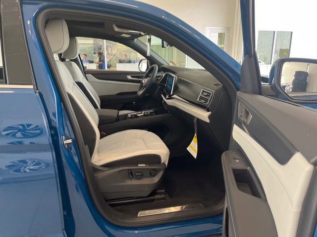 New 2025 Volkswagen Atlas Cross Sport SEL Premium R-Line image 28