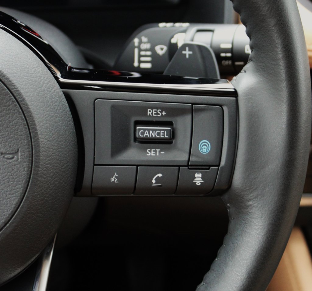 Certified 2022 Nissan Rogue Platinum w/ Head-Up Display Package image 34