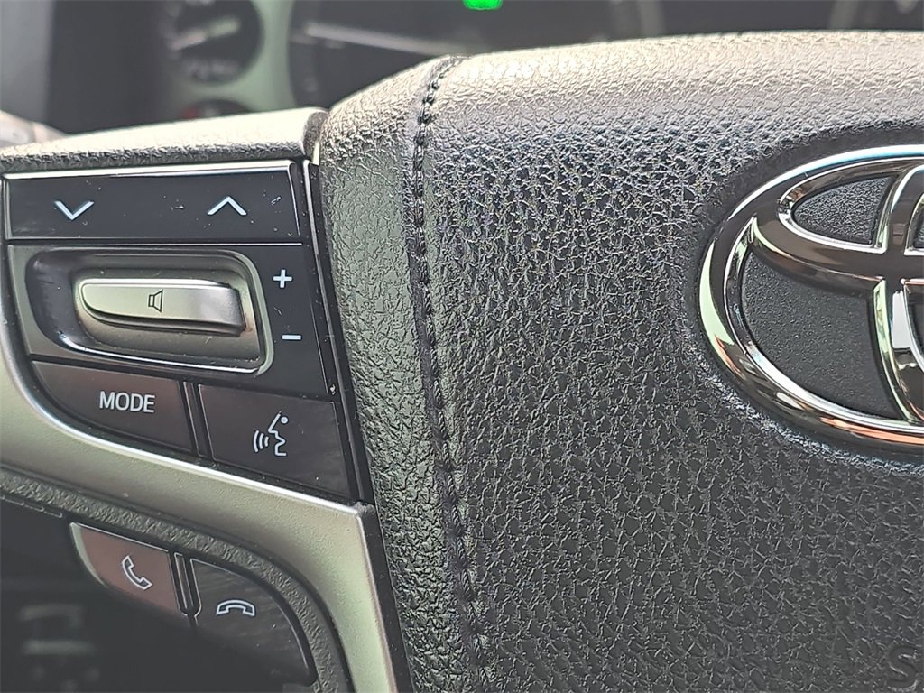 Used 2021 Toyota Land Cruiser image 17