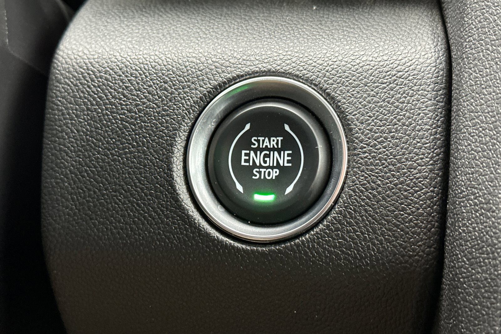 Used 2025 GMC Acadia Elevation image 24