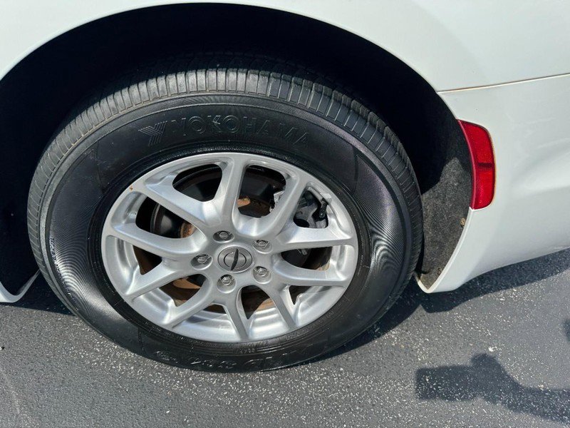 Used 2021 Chrysler Pacifica Touring-L FWD image 7