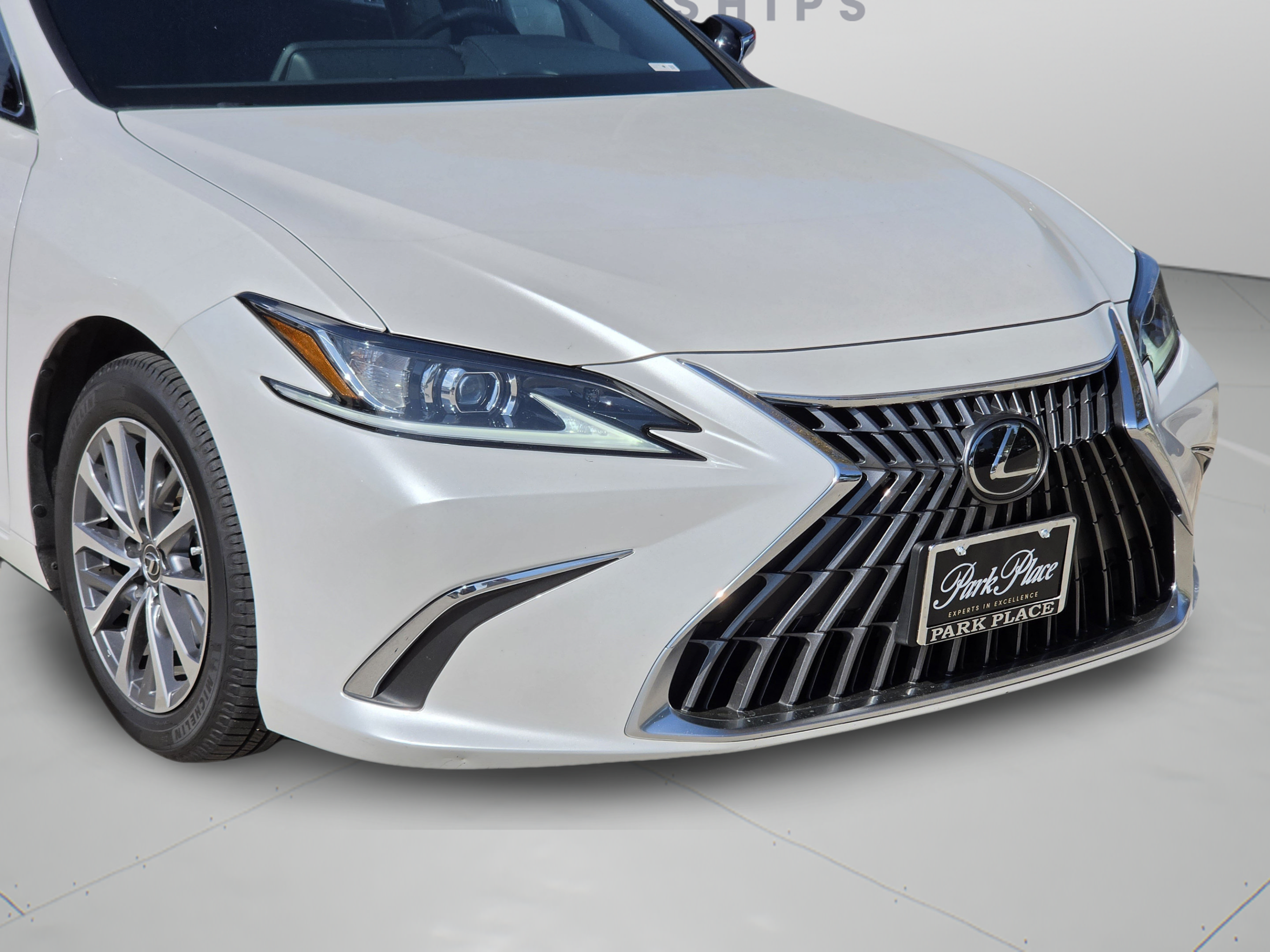 Certified 2023 Lexus ES 350 w/ Accessory Package (Z2) FWD image 11