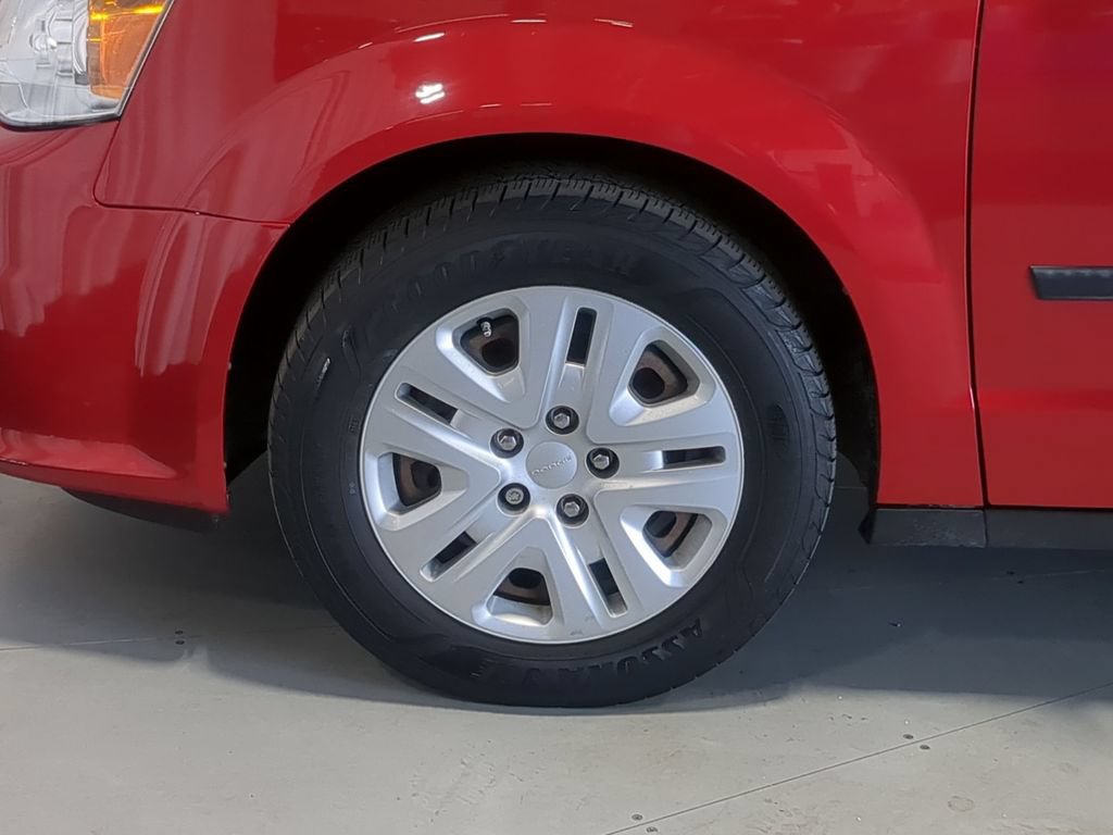 Used 2016 Dodge Grand Caravan American Value Package FWD image 16