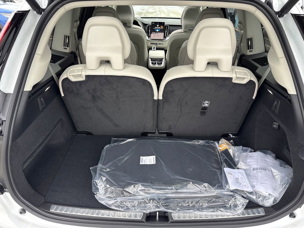 New 2026 Volvo XC90 B5 Ultra image 21