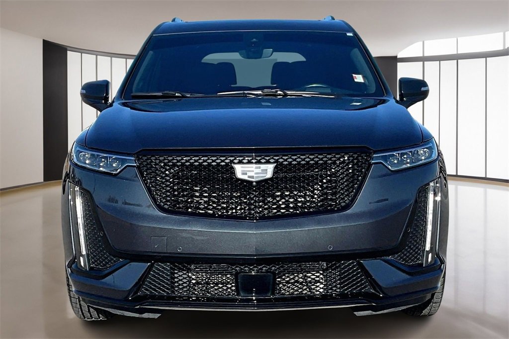 Certified 2023 Cadillac XT6 Sport w/ LPO, ONYX Package image 3