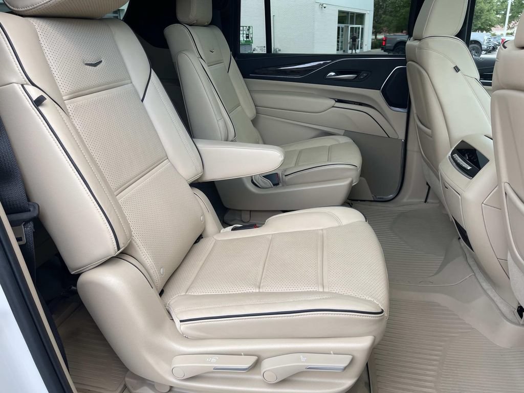 Certified 2024 Cadillac Escalade ESV Premium Luxury AWD/4WD image 24